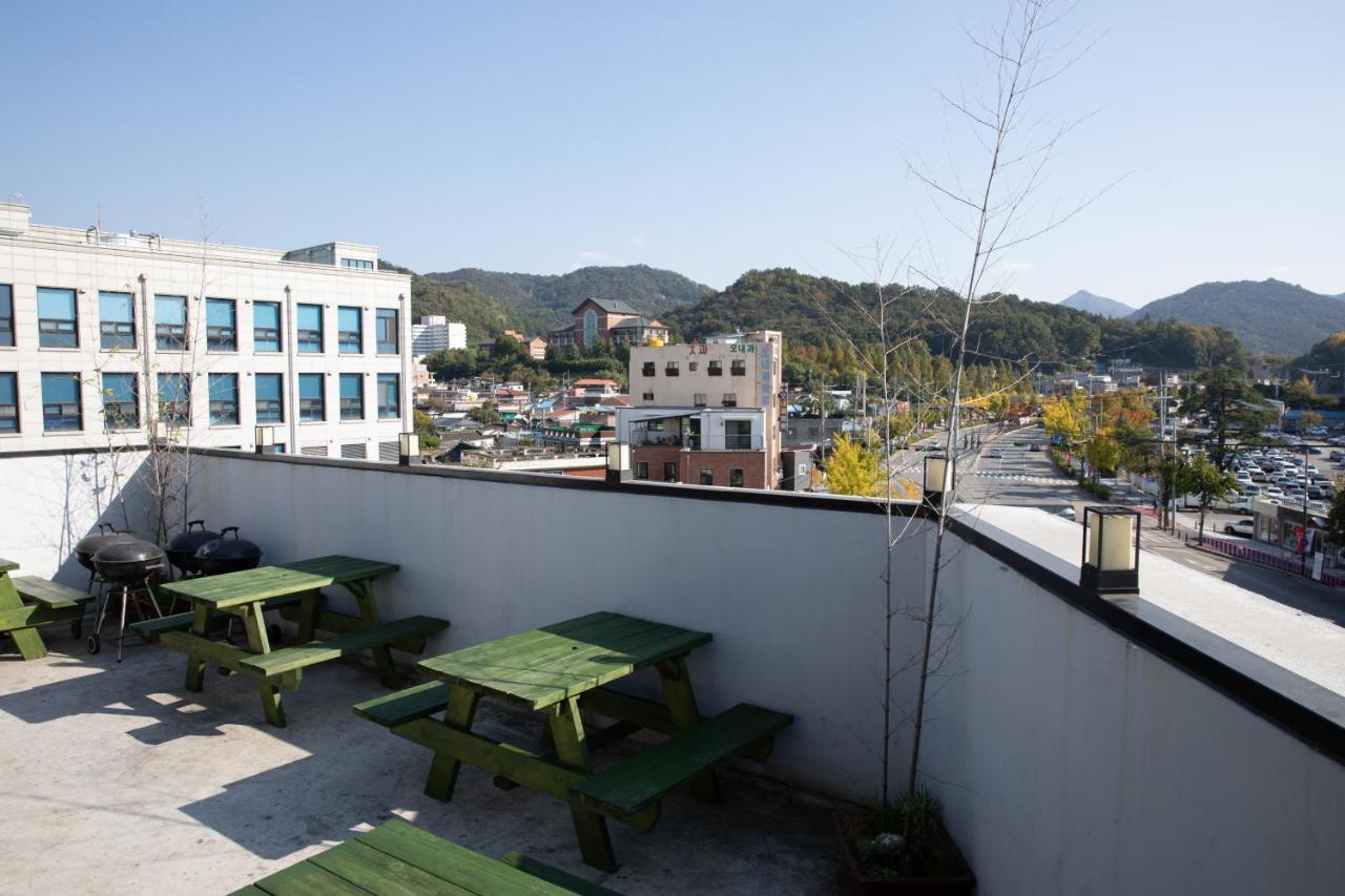 views over Hanok villiage Jeonju Buitenkant foto